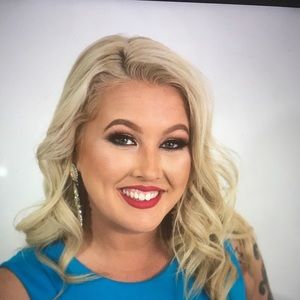 Meet your Posher, Nia